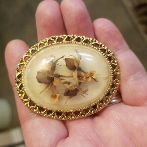 VINTAGE - Dried Flowers in Brooch/Pendant